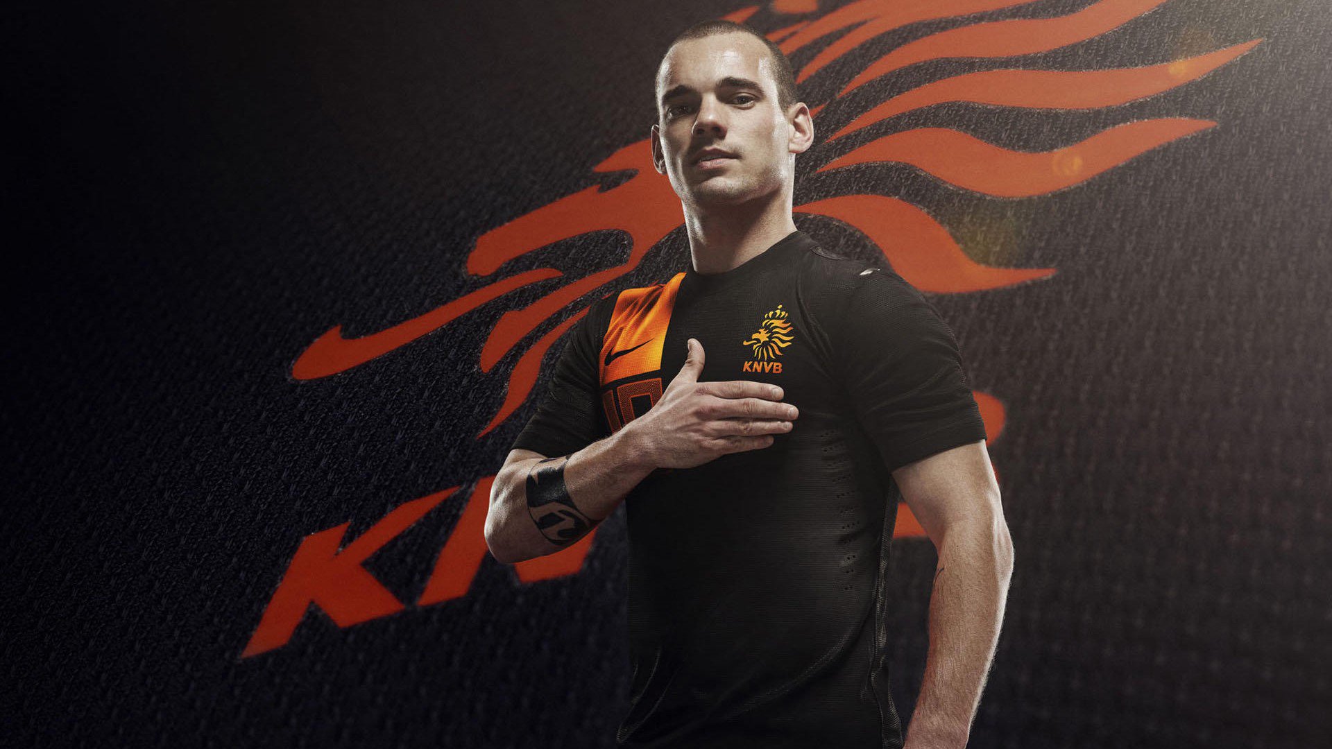 后防漏洞多次被对手利用,后防线是什么意思